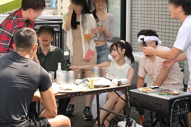 简单温馨聚会，美人的醉态却勾起男人们的欲望 桃乃木香奈四月作品破解