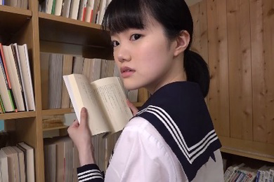 美人小萝莉学生制服激烈抽插潮喷
