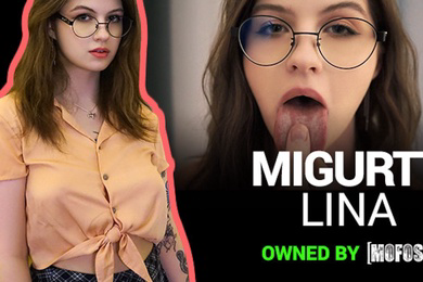 饥渴宝贝MigurttLina在骑乘前深喉她男友的大鸡巴