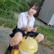 FC2_PPV-4772775_2拥有天然G罩杯美胸的素人乐队主唱。学生时代穿着制服中出的美丽透明感少女的秘密影像。