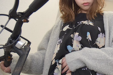 Charinmusume ~马鞍的尖端看起来像是要粘在我的阴户里一样~松下丽香