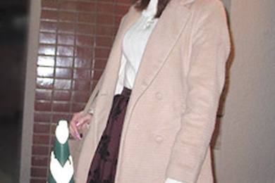 我收到了在拍卖会上赢得的裤子,当时它们是赤身裸体的。松川琴美
