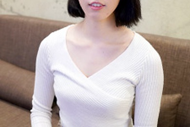 一个喜欢小便和射精的变态女孩,表情狂喜 二宫真由美