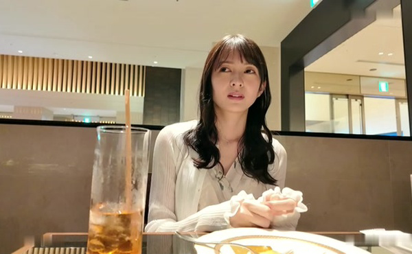 麗し百貨店員の淫乱なる姿態!高飛車な女かと思いきや従順なるドМで、執拗なイラマに涙を浮かばせながらも恍惚な表情を浮かべて悦ぶ。 ネットでAV応募AV体験撮影 2487-Uncensored-SIRO-5598