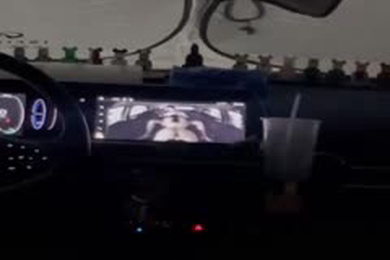 行走的自拍神器啊这是