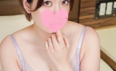 FC2-3245176 結婚2年で旦那とレス。そそり勃った年下チンポに我慢できずマン汁垂らして