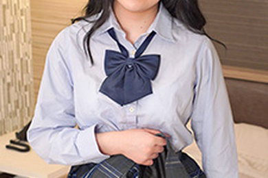 制服时代~萝莉可爱蜜桃屁股内裤染色内裤~仓本仁美