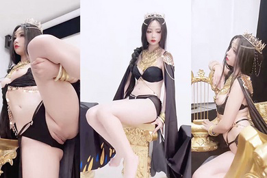 极品美女准备化妆进场