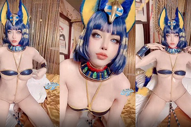 有眼福了来看看性感的cosplay女孩